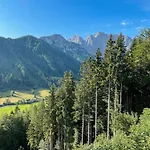 Berghaus Auf 1200m Hoehe Bodental