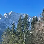 Berghaus Auf 1200m Hoehe Bodental