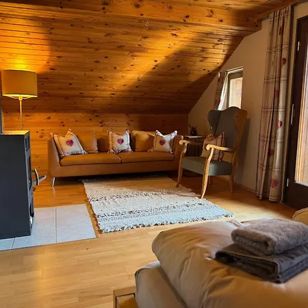 Berghaus Auf 1200m Hoehe * Bodental