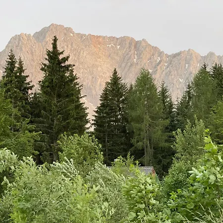 Berghaus Auf 1200m Hoehe Bodental