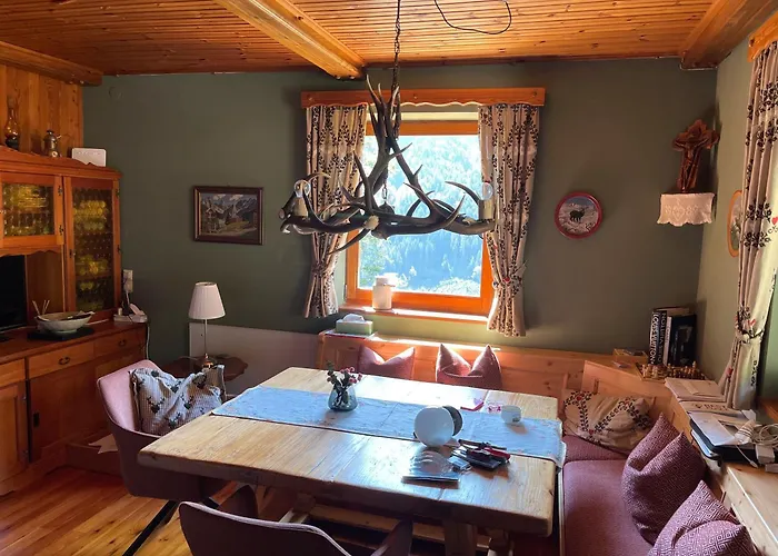 Berghaus Auf 1200m Hoehe