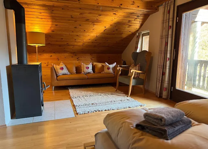 Berghaus Auf 1200m Hoehe * Bodental