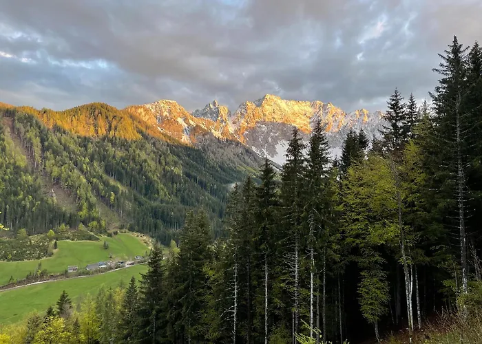 Berghaus Auf 1200m Hoehe