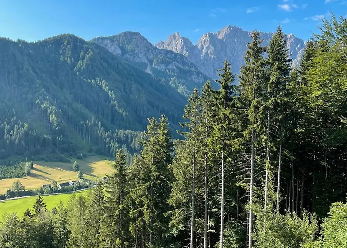 Berghaus Auf 1200m Hoehe Bodental